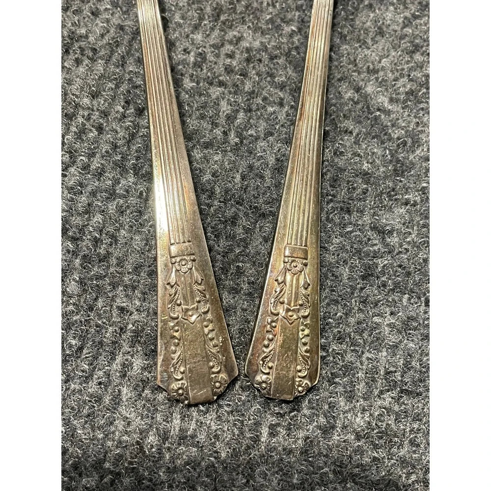 Vintage Wm A Rogers Oneida Capri Silverplate Round Soup Spoons Set of 2 S2